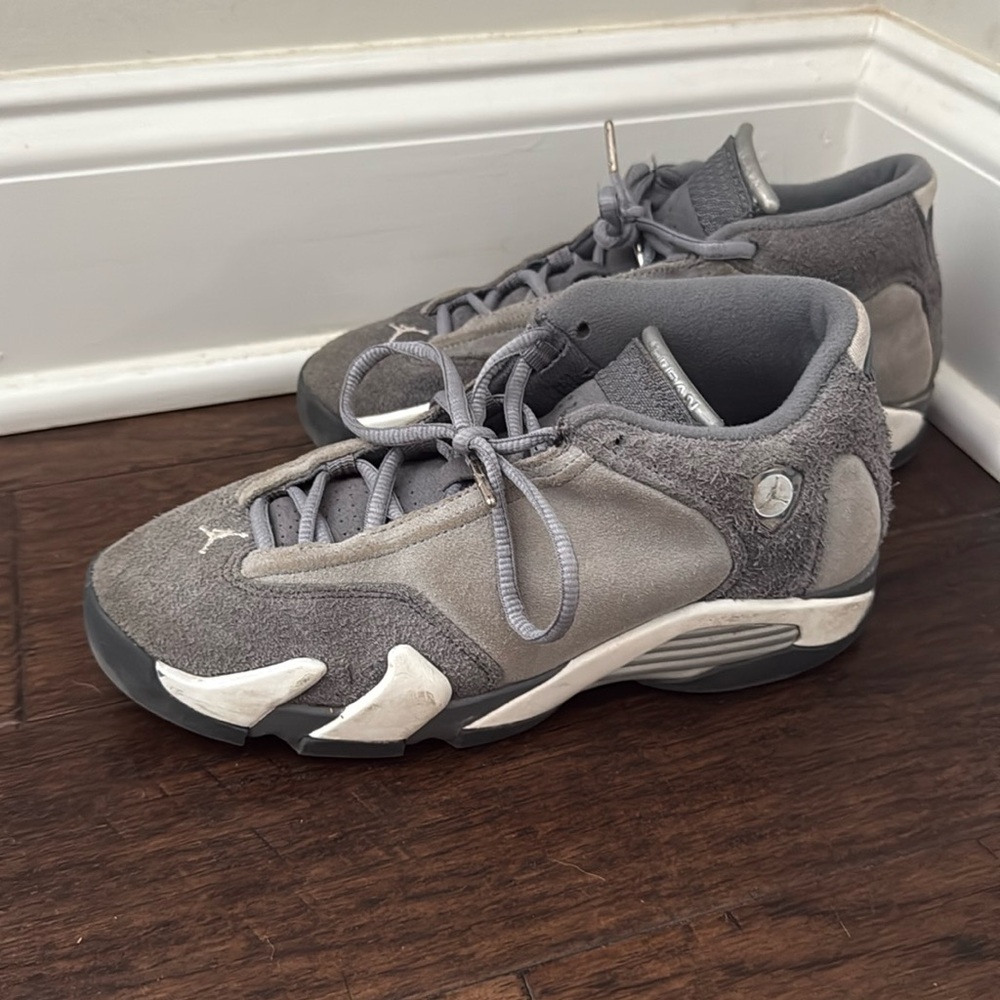 Jordan Retro Flint Grey
